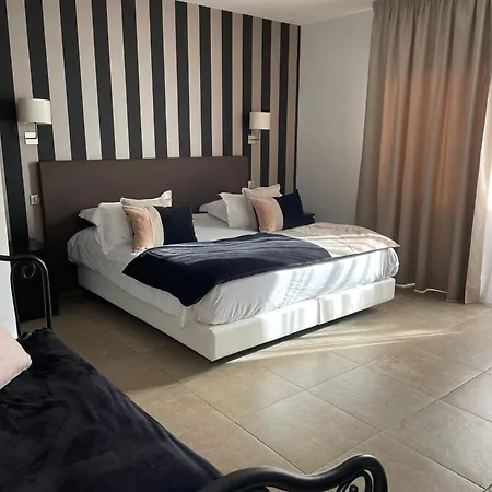 Les Bergeries Готель 3*